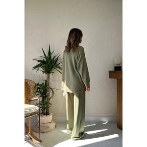 Ensemble pull et pantalon en velours côtelé respirant classique menthe, vente en gros - Product Image 1