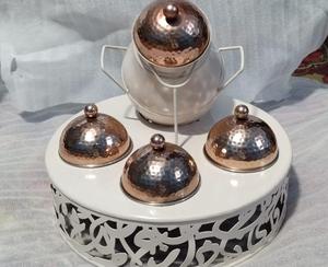 Plato para Servir Comida Caliente de Hierro con Diseño Ventajoso, Plato para Servir Redondo Hecho a Mano con 3 Tapas para Uso en el Hogar, Hoteles y Servicios de Catering - Product Image 4