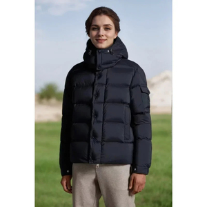 Chaqueta acolchada negra de alta calidad cálida a prueba de viento con Capucha con cordón hecha de lona duradera - Product Image 3