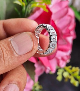 D Color VVS Clarity Emerald Cut Lab Diamantes cultivados Anillo de bodas Excelente corte Anillo de eternidad completo Anillo personalizado Regalo para ella - Product Image 6