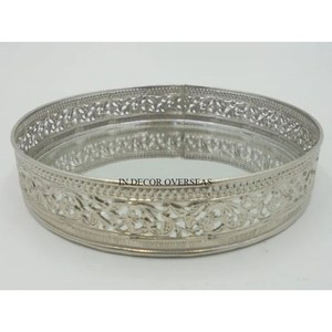 Bandeja para servir comida y otros artículos hecha con espejo de forma Irregular con bordes de Metal chapados en oro Accesorios para hoteles y restaurantes - Product Image 3