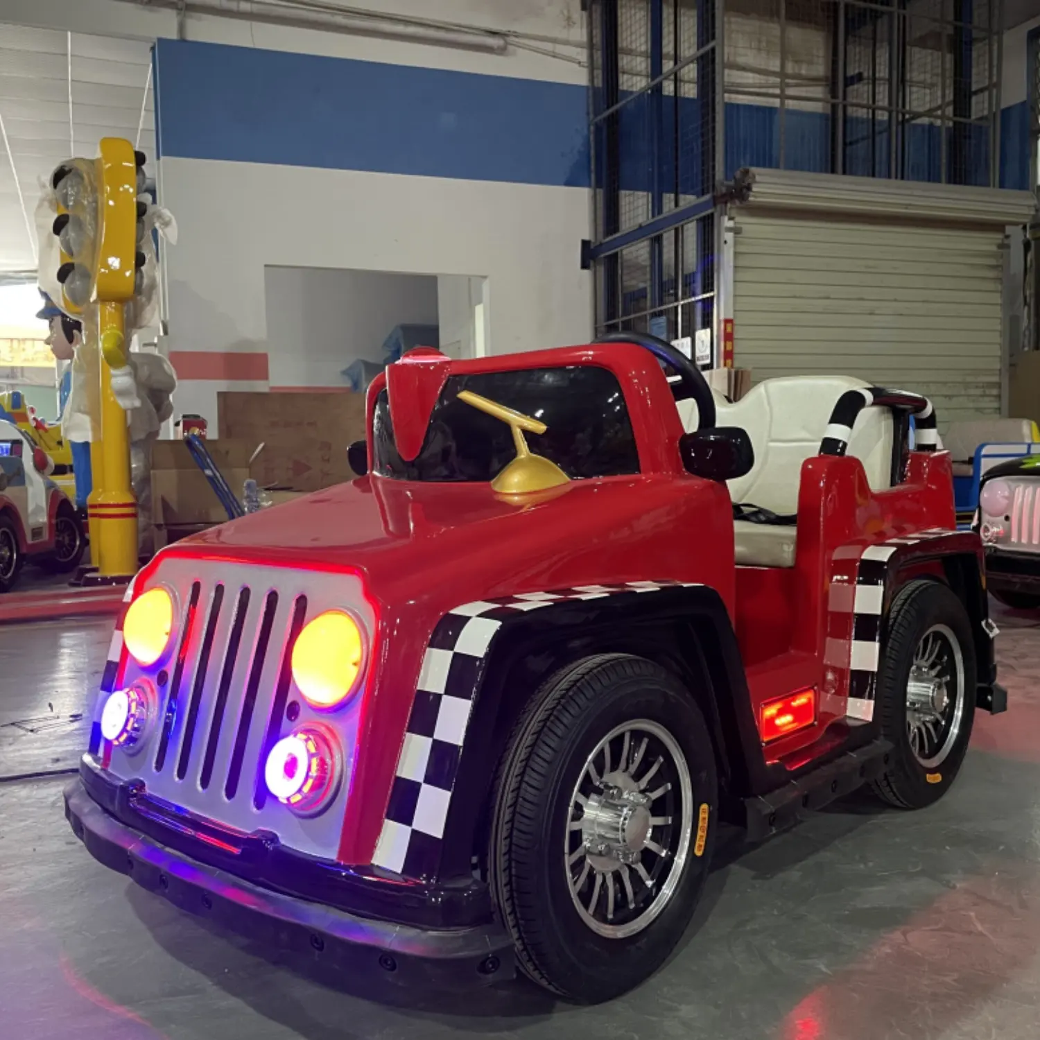 Schlussverkauf Freizeitpark-Ride Red Jeep Design 2-Sitzer Kinder Elektro-Kinderfahrt Batterie Stoßstange Auto