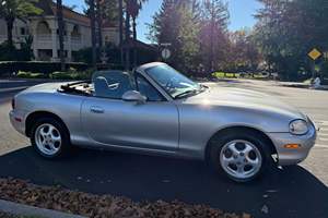 Mazda MX-5 Miata 2000 d'occasion, boîte manuelle 5 vitesses, provenance Californie, non modifiée - Product Image 2