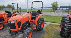 รถแทรกเตอร์สำหรับใช้ในฟาร์ม Kubota รถแทรกเตอร์รถแทรกเตอร์ L3902คูโบต้าสำหรับการเกษตร45hp 4WD 37HP มือสอง - Product Image 3