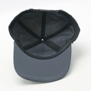 Casquette de golf unisexe OEM non structurée à 5 panneaux, visière plate, en nylon, réglable par snapback, toutes saisons, avec logo personnalisé, pour la mode, le sport et la performance - Product Image 6