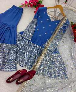 Conjunto de Top, Pantalón y Dupatta de Lino y Seda Tradicional Rusa para Mujer, con Elegante Estampado a Cuadros y Patrones Geométricos Modernos Hechos a Mano - Product Image 6