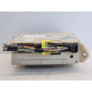 Porte-fusibles et unité de commande électronique (ECU) pour Lexus série IS (350) 8273053024 2ADFHV diesel 2231 (05>13) - Product Image 3