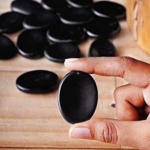 Pierre de souci de pouce de tourmaline noire naturelle faite à la main pierre précieuse polie pour la Protection de soulagement de l'anxiété énergie positive - Product Image 6