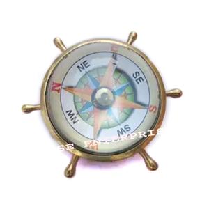 Brújula de ilusión óptica de media luna de latón macizo, rueda de barco náutico, escritorio, pisapapeles, impresión UV pulida, logotipo personalizado hecho a mano - Product Image 1