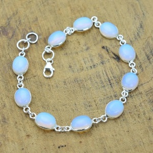 สร้อยข้อมือเงินแท้ 925 ชุบโรเดียมประดับโอปอลไลต์ - Product Image 1