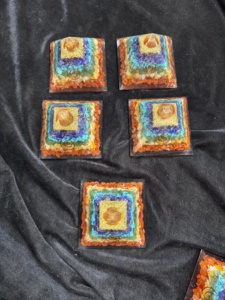 Pirámide de Orgón de 7 Chakras, Generador de Energía de Cristal con Cristales Naturales y Bobina de Cobre para Reiki, Meditación, Sanación, Decoración Feng Shui - Product Image 5