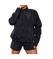 Ensemble coupe-vent court pour femme avec short, veste zippée en tissu mémoire imperméable à boutons et patchs, et short en nylon longueur genou