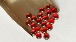 Cabochon de quartz grenat rouge 4mm pierre précieuse de forme ronde à facettes naturelles pierres polies lisses pour bijoux du Mozambique - Product Image 5