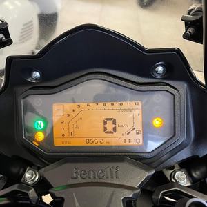 Motocicleta BENELLI TRK 251 Usada de 4 Tiempos y 250cc con Motor de 72V, Freno de Disco Delantero/Trasero y Ruedas de Goma - Product Image 2