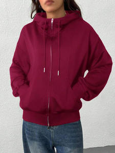 Sweat à capuche oversize à col cheminée avec fermeture éclair, logo personnalisé, en molleton de coton imprimé et brodé, style streetwear, pour femme, idéal pour l'hiver et les activités quotidiennes. - Product Image 3