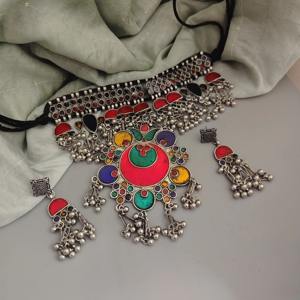 Ensemble collier et boucles d'oreilles tribaux en émail multicolore vibrant avec cloches pendantes bijoux Kuchi afghan bohème - Product Image 1