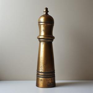 Molino de sal y pimienta de acero inoxidable hecho a mano, detalles de latón adornado, diseño moderno, ecológico, duradero, hecho a mano - Product Image 6