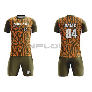 Ensemble de maillot de football d'hiver pour hommes avec coupe automatisée, uniforme de football comprenant maillot et chaussettes, service OEM pour vêtements de sport - Product Image 1