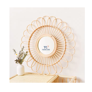 Marco de ratán de espejo con forma floral más vendido para decoración del hogar hecho a mano en Vietnam - Product Image 2