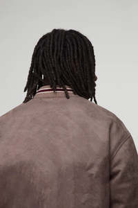 Veste universitaire en cuir à manches courtes de haute qualité avec broderie de patch pour hommes, sur mesure, style baseball, bomber, taille plus - Product Image 3