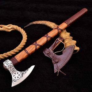 Hache de Bûcheron en Acier à Haute Teneur en Carbone Forgée à la Main, Manche en Bois Personnalisé OEM, Forge Nordique, 4 Lames, Longueur Totale de 500 mm pour le Travail du Bois - Product Image 1