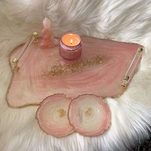 Plateau de service élégant en résine design artisanal parfait pour les fêtes élégantes décor festif et intérieurs de maison modernes - Product Image 6