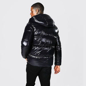 บริการ OEM ขายส่งเสื้อแจ็คเก็ตบอมเบอร์ลำลองสไตล์สตรีทสำหรับฤดูหนาว มีฮู้ดถอดได้ ผลิตตามสั่ง กันน้ำ บุด้วยผ้าโพลีเอสเตอร์ ผ้าแคนวาส ทรงสแตนด์ สำหรับผู้ชาย - Product Image 3