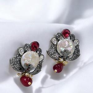 Boucles d'oreilles de luxe en perles rouges et pierres de zircon pour femmes pour mariage ou fiançailles fête porter des accessoires de mode - Product Image 1