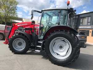 Tracteurs d'occasion pas chers Massey Ferguson, excavatrices MF 135 290/390 4x4WD, mini-tracteurs à roues, excavatrices, chargeurs de grumes, mini-chargeurs - Product Image 2