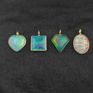 Colgante de bisel de ópalo de fuego verde, abalorios de bisel de lujo chapados en oro y plata 925, abalorio de Siler de piedras preciosas hechas a mano, proveedor de joyería al por mayor - Product Image 3