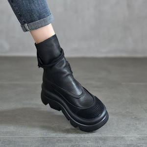 Botas Altas de Cuero Blanco con Tacón Cuadrado para Mujer, Ideales para Bodas y Uso Diario - Product Image 3