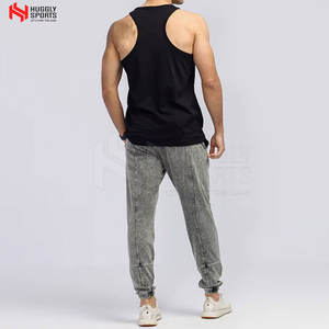 Vêtements de sport pour hommes Débardeur en tricot respirant pour vêtements de sport fabriqués au Pakistan pour la musculation - Product Image 4
