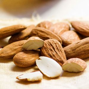 Nueces de almendra crudas naturales envasadas con alto contenido de proteína/crudo natural al mejor precio - Product Image 4