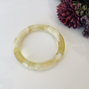 Brazalete, Brazalete de Ámbar, Ámbar Báltico Amarillo y Blanco, 63 mm; Joyería Unisex de Piedra Natural Amarilla y Blanca - Product Image 4