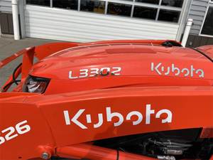 Tractor Kubota L3302HST 2025: Potente Vehículo Utilitario Compacto para la Agricultura Moderna - Product Image 2
