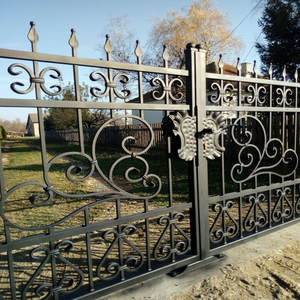 Porte de jardin en fer forgé avec rouleaux ornés et cadre durable fabriqué au Vietnam en utilisant des ingrédients indigènes et une finition fine - Product Image 4