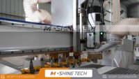 Mesin Router Kayu CNC 2180 dengan Penggantian Alat Otomatis, Spindle GDZ 9KW, dan Sistem Vakum Adsorpsi untuk Nesting.