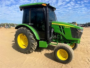 Tracteur utilitaire John Deere 5055E de 2020, super propre, bien entretenu, d'occasion, prêt pour une livraison mondiale - Product Image 3