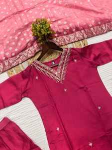 Traje Bordado de Seda Vichitra en Existencia para Venta al por Mayor, Ropa de Diseñador para Mujer, Conjunto de Dupatta de Jacquard Chanderi - Product Image 6