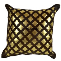 Fournisseurs en gros de matériau moderne en velours de couleur noire avec ligne dorée Ensemble de canapés design fantaisie Coussin décoratif