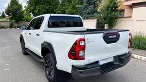 Hilux Sedán 2022 4x4, Asientos de Cuero, Tracción en las Cuatro Ruedas, Control de Crucero Adaptativo, Transmisión Automática, Cámara Trasera de 360°, 5 Plazas, LED, 4.5L, Panorámica - Product Image 5