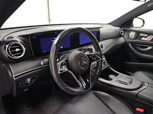 2021 Mercedes-Benz Clase E 350 AWD Turbo cuero Interior Color claro Sedán - Product Image 3