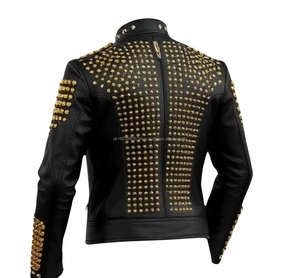 Chaquetas de Cuero Genuino Negro Hechas a Mano para Hombre, Chaqueta Estilo Rockero Punk con Tachuelas Doradas para Hombre, Ropa Urbana - Product Image 2