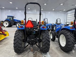 Tractor BOOMER 45 4WD 2022 con Transmisión Automática, Bomba de Caja de Cambios y Rodamientos de Larga Duración - Product Image 6