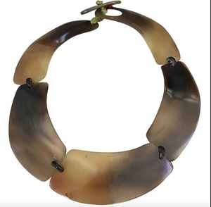 Collier classique en corne et os de buffle naturel pour femme Cadeau de mode de style animal poli - Product Image 3