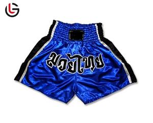 Vente en gros de shorts Muay Thai 100% polyester tissu satiné Muay Thai courts logos personnalisés impression de broderie fabriqués au Pakistan - Product Image 6