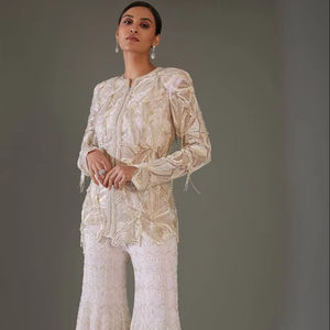 Tela de Georgette Sintética con Lentejuelas, Diseño Tradicional Palazzo Chine en Rosa Claro, para Vestidos de Fiesta de Mujeres Indias y Pakistaníes - Product Image 1