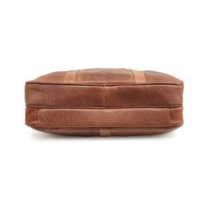 Sac fourre-tout pour ordinateur portable en cuir brun Hunter Matériaux élégants et durables pour la fabrication de bagages et de sacs - Product Image 5