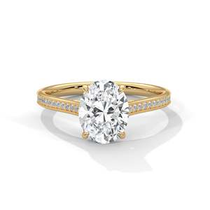 Anillo de Compromiso con Diamante de Laboratorio de Corte Ovalado, Solitario con Piedras Laterales, Disponible en Oro de 14K, 18K, 10K y Plata 925, Oro Personalizado - Product Image 1