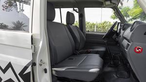 LA MEJOR OPCIÓN DE VENTA 2025 TOYOTA LAND CRUISER LC79DC 6X6 BLACK EDITION 4.2D MT PICK-UP DOBLE CABINA - Product Image 6